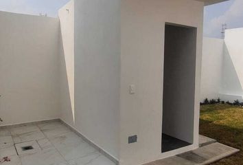 Casa en  Calle Camino A Casasano, Lázaro Cárdenas, Cuautla, Morelos, 62757, Mex