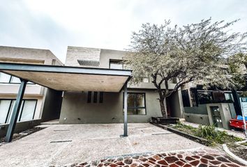 Casa en  Altozano El Nuevo Querétaro, Municipio De Querétaro