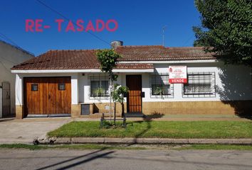 Casa en  Calle 145 5625, Berazategui, B1885, Provincia De Buenos Aires, Arg