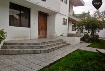 Terreno Comercial en  Yanuncay, Cuenca