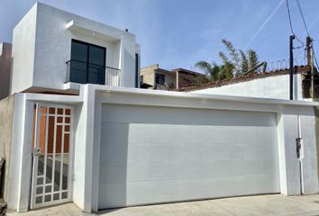 Casa en  Avenida De Las Orquídeas, Fraccionamiento Jardines De La Mesa, Tijuana, Baja California, 22126, Mex