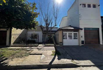 Casa en  Calle 108, Mercedes, B6600, Buenos Aires, Arg