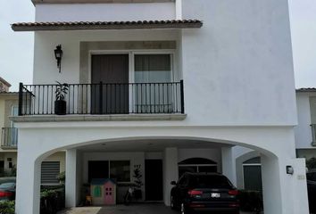 Casa en fraccionamiento en  Calle Texcoco 202-208, Barrio El Zapote, Celaya, Guanajuato, 38057, Mex