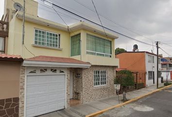 Casa en  Profesa , Valle De Santa Mónica, Tlalnepantla De Baz, Fraccionamiento Valle De Santa Monica, Tlalnepantla De Baz, Edo. De México, Mexico