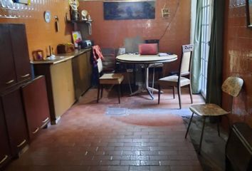 SE VENDE CASA EN PH, TODO EN PLANTA BAJA, 3 AMB. CALLE SAAVEDRA 1600 MORON SUR. SUSANA QUINELLI NEGOCIOS INMOBILIARIOS 4 659 5544  156 583 7048