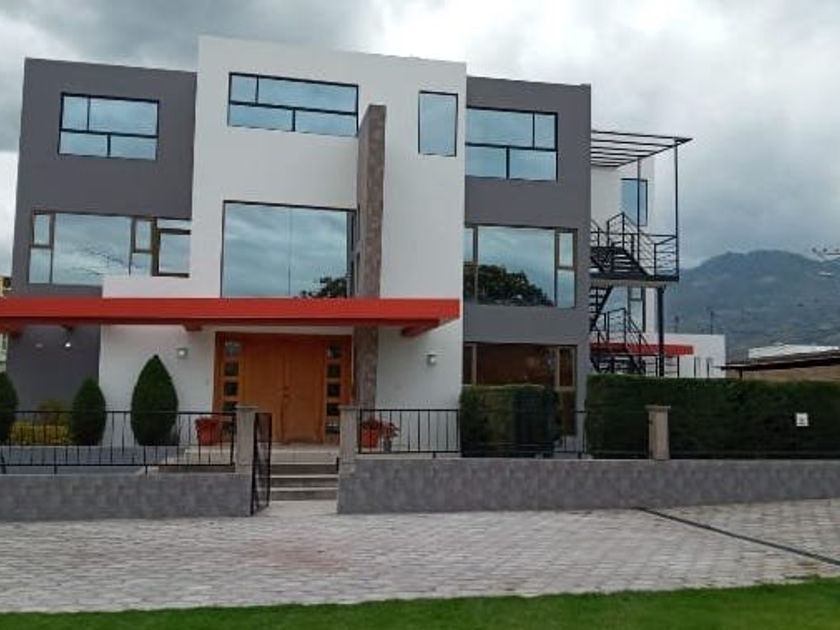 Casa en venta Esmeraldas 2210, Ibarra, Ecuador