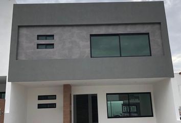 Casa en  Calle Senda Del Amor 15-55, Fraccionamiento Milenio 3ra Sección, Querétaro, 76060, Mex