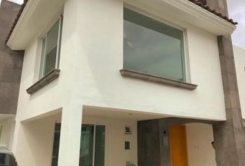 Casa en fraccionamiento en  Calle 5 De Mayo, Residencial Conjunto Cáceres, Metepec, México, 52177, Mex