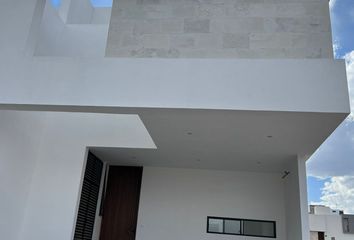 Casa en fraccionamiento en  Estacionamiento, Calle Valentín Amador, Ejido Centzontle, San Luis Potosí, 78400, Mex