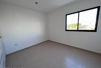 Casa en  Avenida Santa Catarina, Fraccionamiento Villas Del Mesón, Querétaro, 76226, Mex