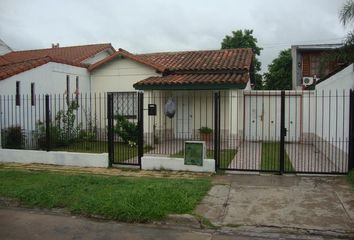 Casa en  Burzaco, Partido De Almirante Brown