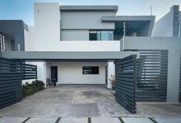 Casa en  Calle Río Paraná 260-266, Fracc Residencial Fluvial Vallarta, Puerto Vallarta, Jalisco, 48312, Mex