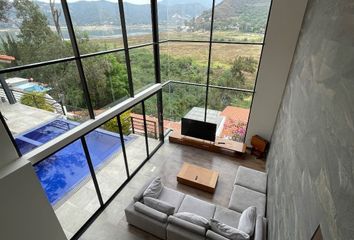 Casa en  Calle Villagrán, Centro, Valle De Bravo, México, 51202, Mex