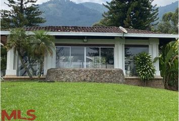 Lote de Terreno en  Poblado, Medellín