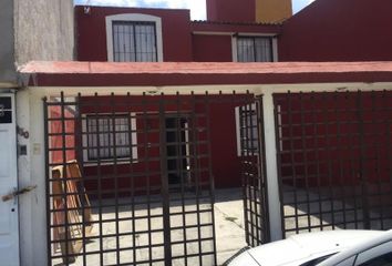 Casa en  Calle Luis Procuna 221, Fraccionamiento Paseos Santín, Toluca, México, 50214, Mex