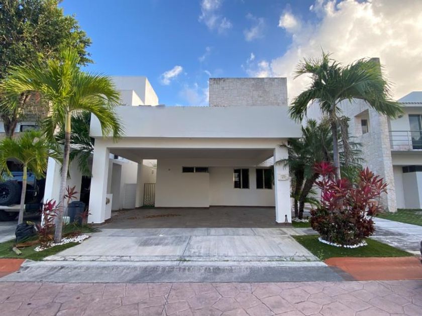 venta Casa en Residencial Cumbres, Cancún (MX22-ML1728)