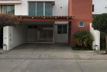 3 casas en venta en Los Manantiales, Guanajuato 