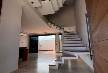 Casa en fraccionamiento en  Avenida Huayacán, Residencial Alborada, Benito Juárez, Quintana Roo, 77560, Mex