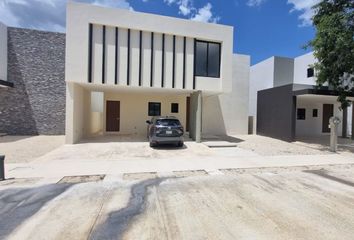 Casa en condominio en  Carretera Conkal - Chicxulub Puerto, Cholul, Mérida, Yucatán, 97305, Mex