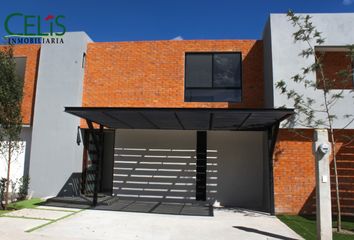 Casa en fraccionamiento en  Calle Porfirio Díaz, Barrio Aguilares, San Luis Potosí, 78421, Mex