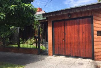 Casa en  Martín Coronado, Tres De Febrero