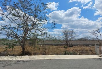 Lote de Terreno en  Calle 18 101-101, Cholul, Mérida, Yucatán, 97305, Mex