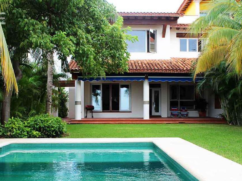 venta Casa en Zona Hotelera, Cancún, Quintana Roo (EB-DZ6254s)