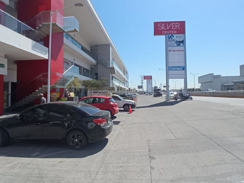 renta Local comercial en San Juan de Ocotán, Zapopan, Jalisco (EB-MY9248r)-  