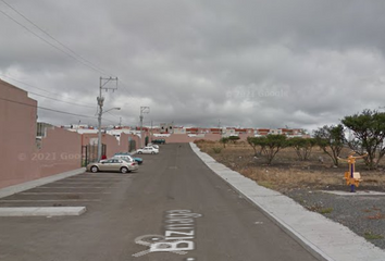 Casa en fraccionamiento en  Calle Biznaga 104-148, El Garambullo, Querétaro, 76115, Mex