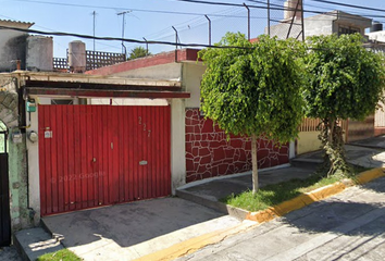 Casa en  Calle Iztaccíhuatl 201-235, Vlle Dorado, Fraccionamiento Los Pirules, Tlalnepantla De Baz, México, 54040, Mex