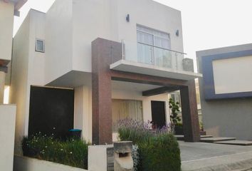 Casa en condominio en  Camino A La Loma, San Nicolás Peralta, Lerma, México, 52010, Mex