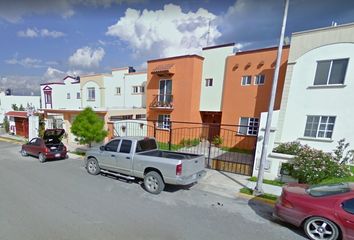 Casa en  Calle Manzano 247-283, Las Huertas De Lourdes, Saltillo, Coahuila De Zaragoza, 25092, Mex