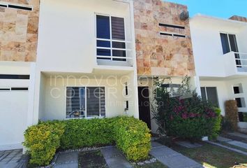 Casa en condominio en  Calle Palma Cyca, Fracc Palmares De Querétaro, Querétaro, 76100, Mex