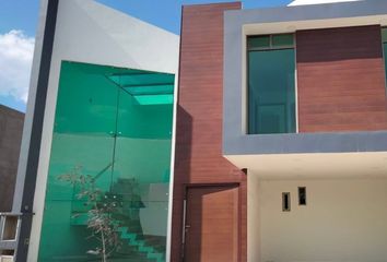 Casa en fraccionamiento en  Calle Eucalipto 208, Fraccionamiento Villas Del Álamo, Mineral De La Reforma, Hidalgo, 42184, Mex