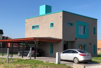 Casa en  Laguna Azul, Partido De Ezeiza
