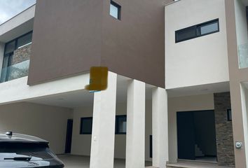 Casa en fraccionamiento en  Rincón De Sierra Alta, Monterrey