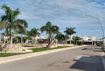 Lote de Terreno en  Calle 22, Cholul, Mérida, Yucatán, 97305, Mex