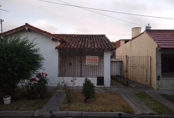 Casa en  Irala 5457, B7608 Mar Del Plata, Provincia De Buenos Aires, Argentina