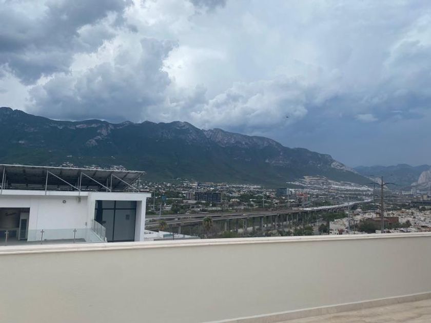 venta Casa en Colinas del Valle 1 Sector, Monterrey (MX22-NG9764)