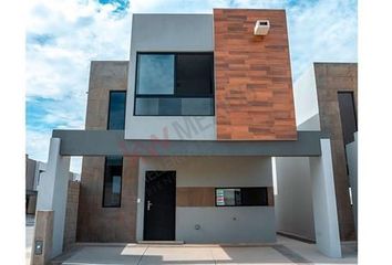 Casa en fraccionamiento en  Mater Dolorosa, Calle Grosella, Fracc Infonavit Aeropuerto, Juárez, Chihuahua, 32690, Mex