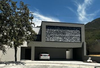 Casa en  Portal Del Huajuco, Monterrey