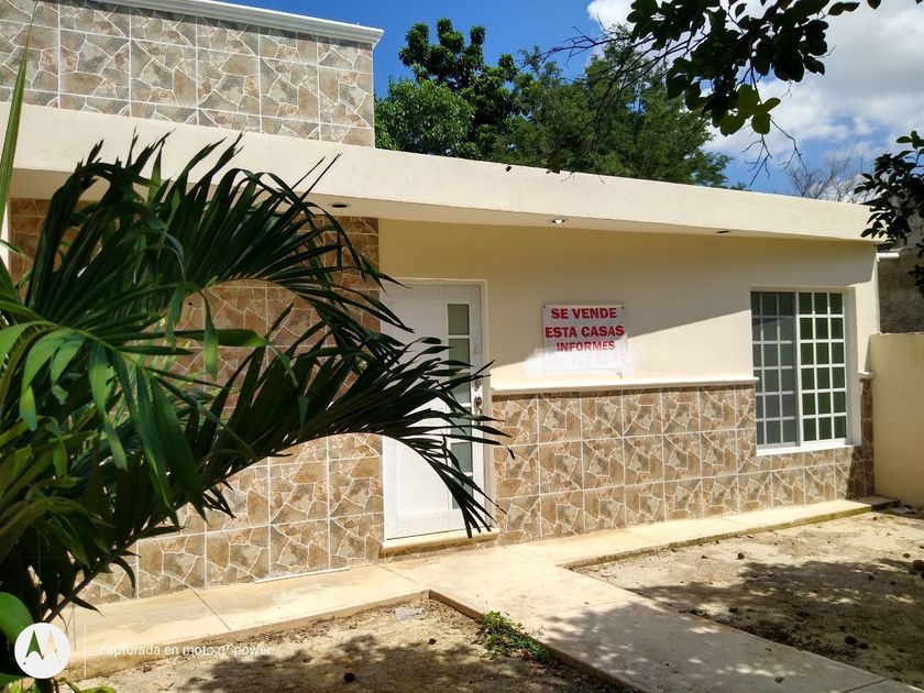 venta Casa en Xoclan Santos, Mérida, Yucatán (EB-FY3729s)