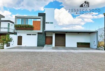 Casa en  Fraccionamiento Cumbres Del Lago, Municipio De Querétaro