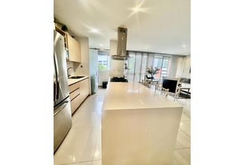 Apartment for rent in Poblado, Medellín