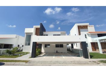 371 casas en venta en Fraccionamiento Paraíso Country Club, Emiliano Zapata  