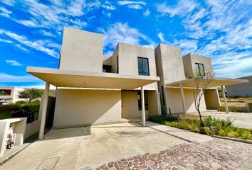 Casa en  Altozano El Nuevo Querétaro, Municipio De Querétaro