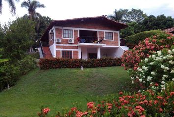 Villa-Quinta en  Clud Los Almendros, Santa Fe De Antioquia, Antioquia, Colombia