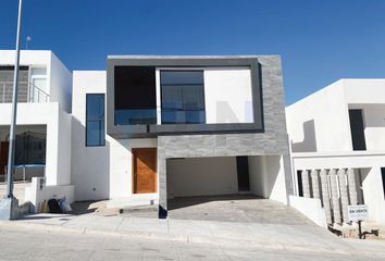 Casa en  Avenida Cristóbal Colón, Chihuahua Centro, Chihuahua, 31000, Mex