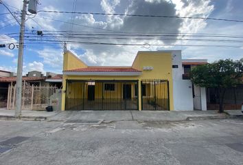 Casa en  Lotificacion San Vicente Chuburna, Mérida, Yucatán