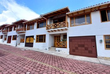 Casa en  Conocoto, La Armenia, Quito, Ecuador